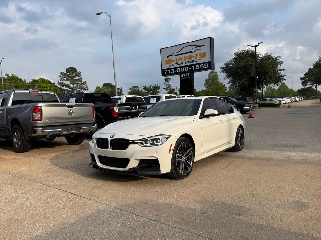 BMW 3 Series Vehicle Full-screen Gallery Image 43