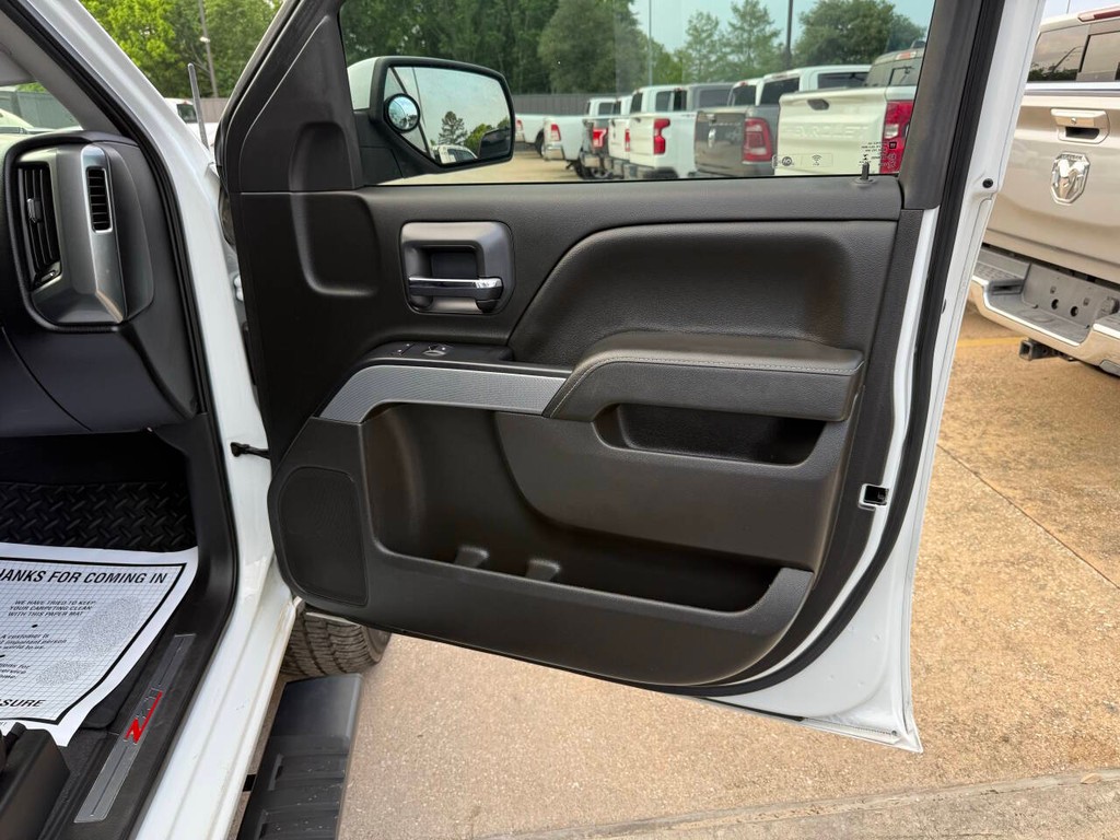 Chevrolet Silverado 1500 Vehicle Full-screen Gallery Image 11