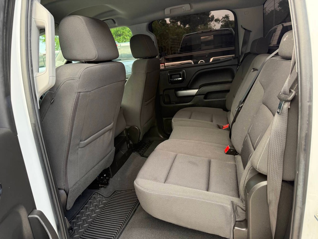 Chevrolet Silverado 1500 Vehicle Full-screen Gallery Image 13