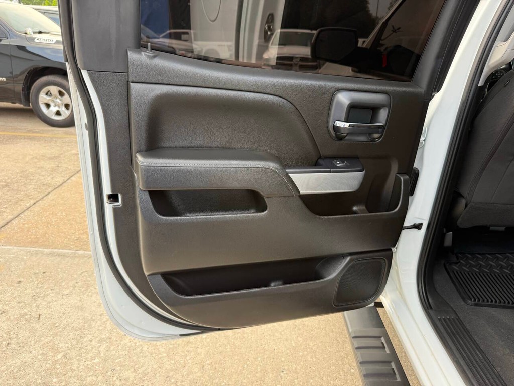 Chevrolet Silverado 1500 Vehicle Full-screen Gallery Image 14