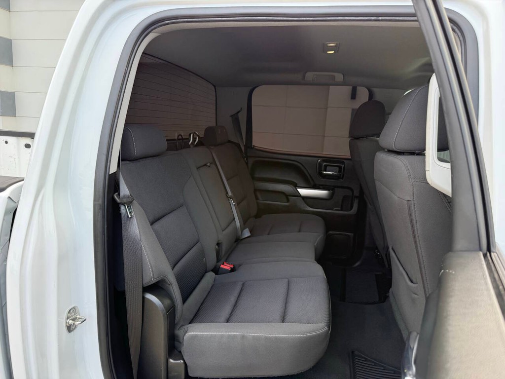 Chevrolet Silverado 1500 Vehicle Full-screen Gallery Image 15