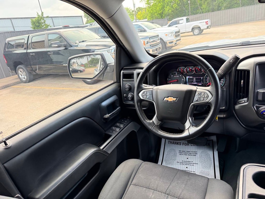 Chevrolet Silverado 1500 Vehicle Full-screen Gallery Image 19