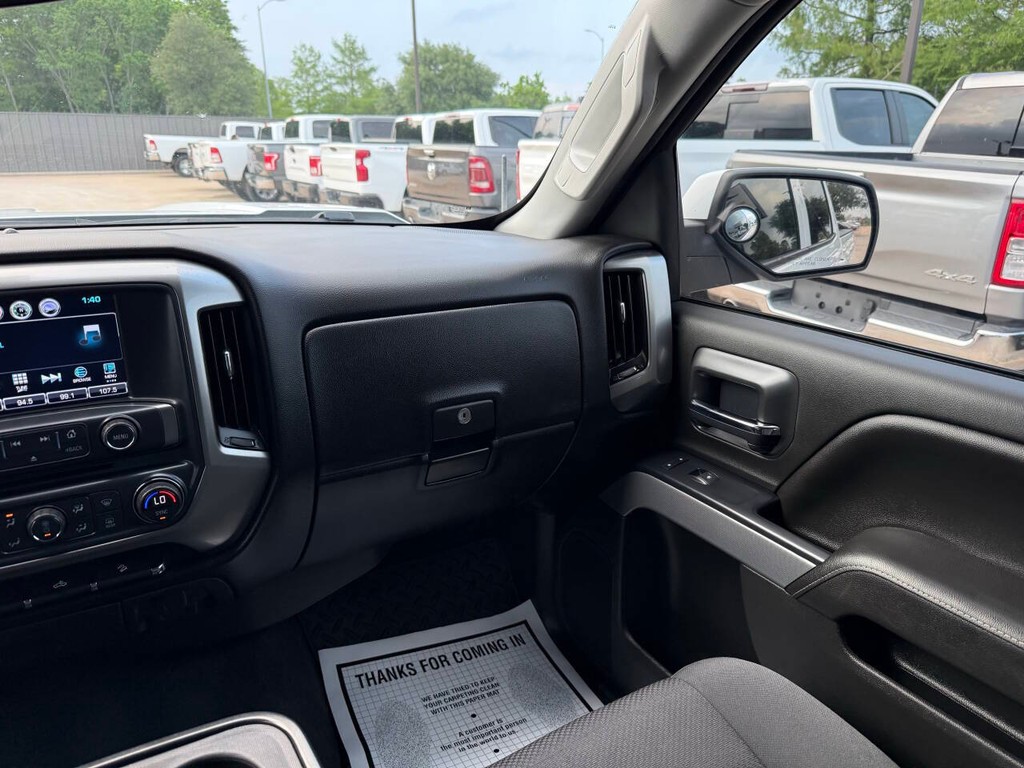 Chevrolet Silverado 1500 Vehicle Full-screen Gallery Image 20