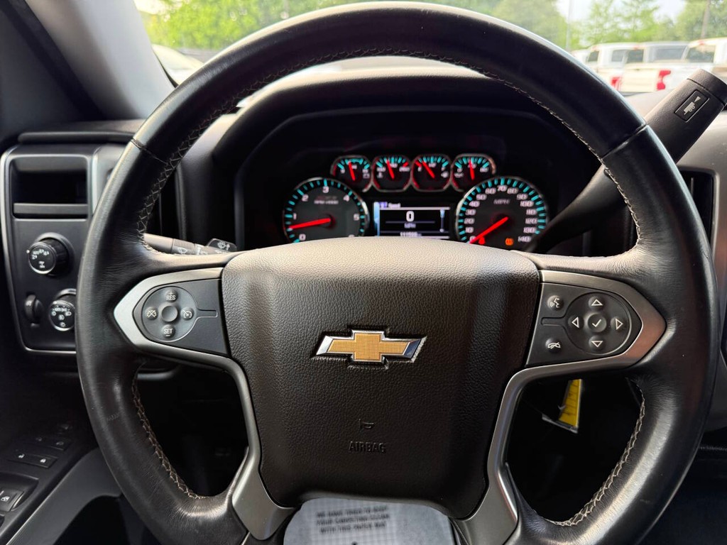 Chevrolet Silverado 1500 Vehicle Full-screen Gallery Image 23