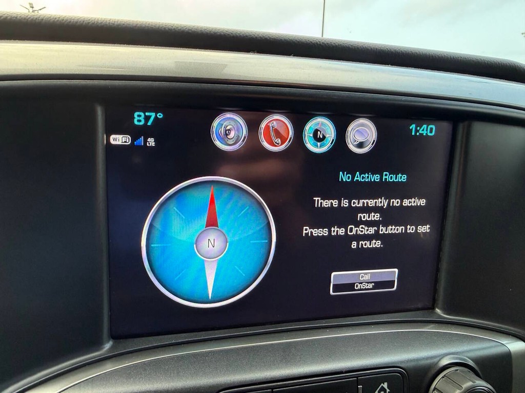 Chevrolet Silverado 1500 Vehicle Full-screen Gallery Image 25