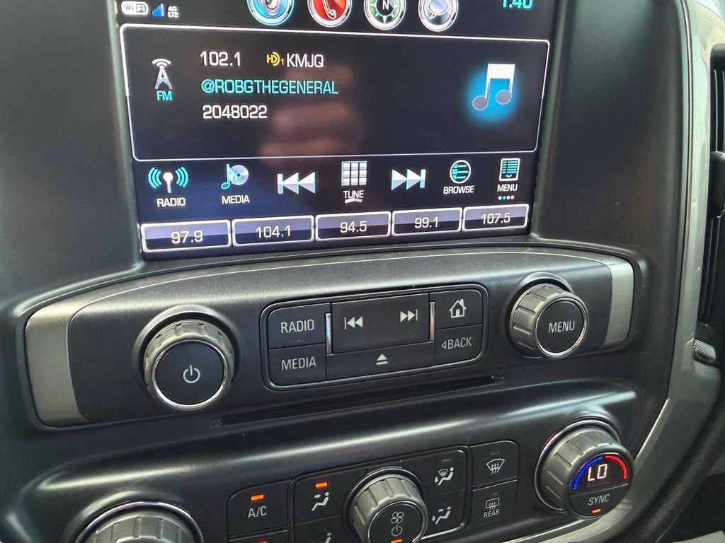 Chevrolet Silverado 1500 Vehicle Full-screen Gallery Image 28