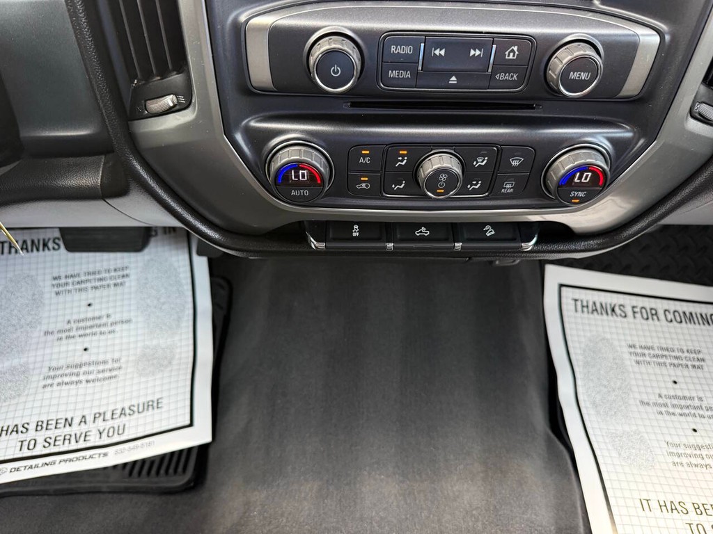 Chevrolet Silverado 1500 Vehicle Full-screen Gallery Image 30