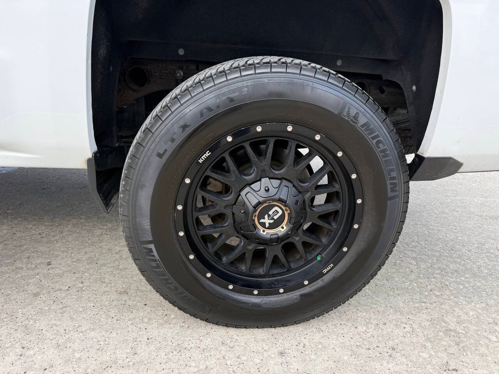 Chevrolet Silverado 1500 Vehicle Full-screen Gallery Image 36