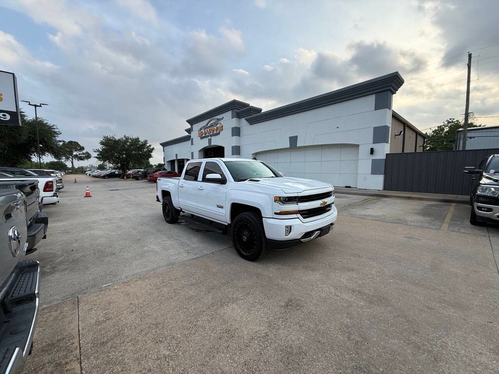 Chevrolet Silverado 1500 Vehicle Full-screen Gallery Image 45