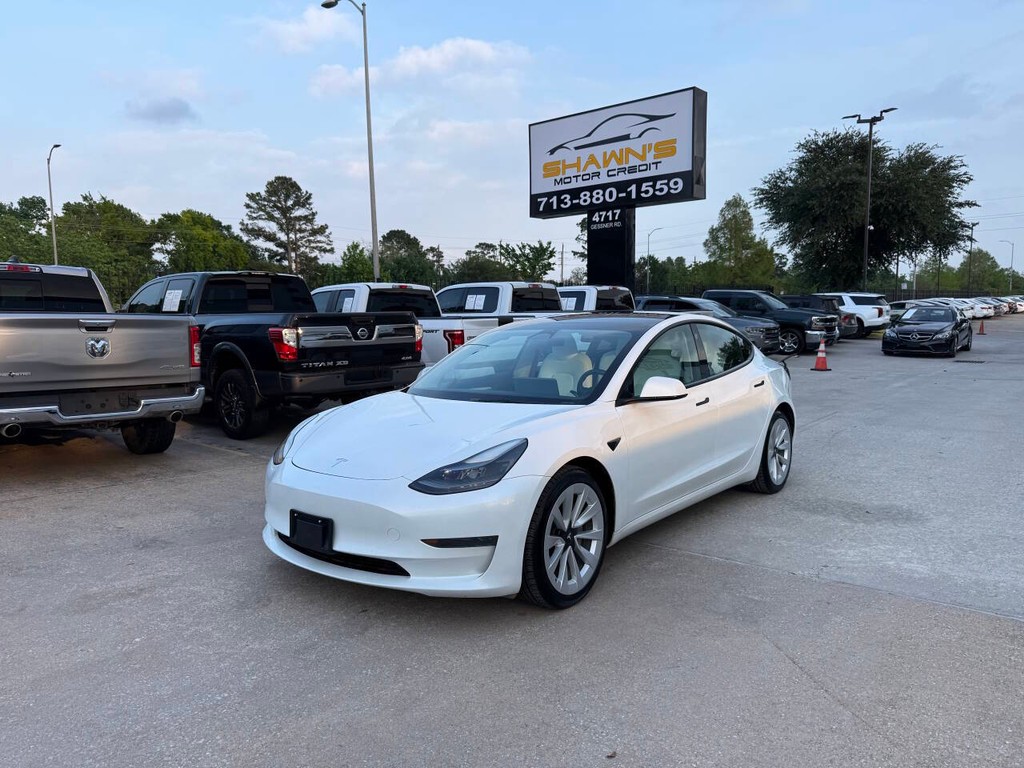 Tesla Model 3 Vehicle Full-screen Gallery Image 03