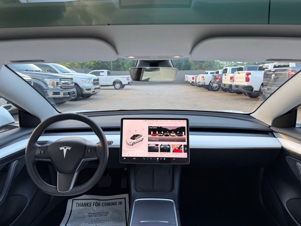 Tesla Model 3 Vehicle Full-screen Gallery Image 17