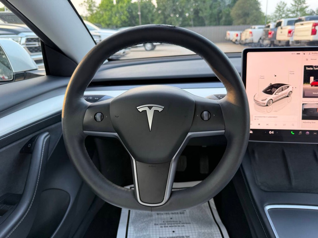 Tesla Model 3 Vehicle Full-screen Gallery Image 22