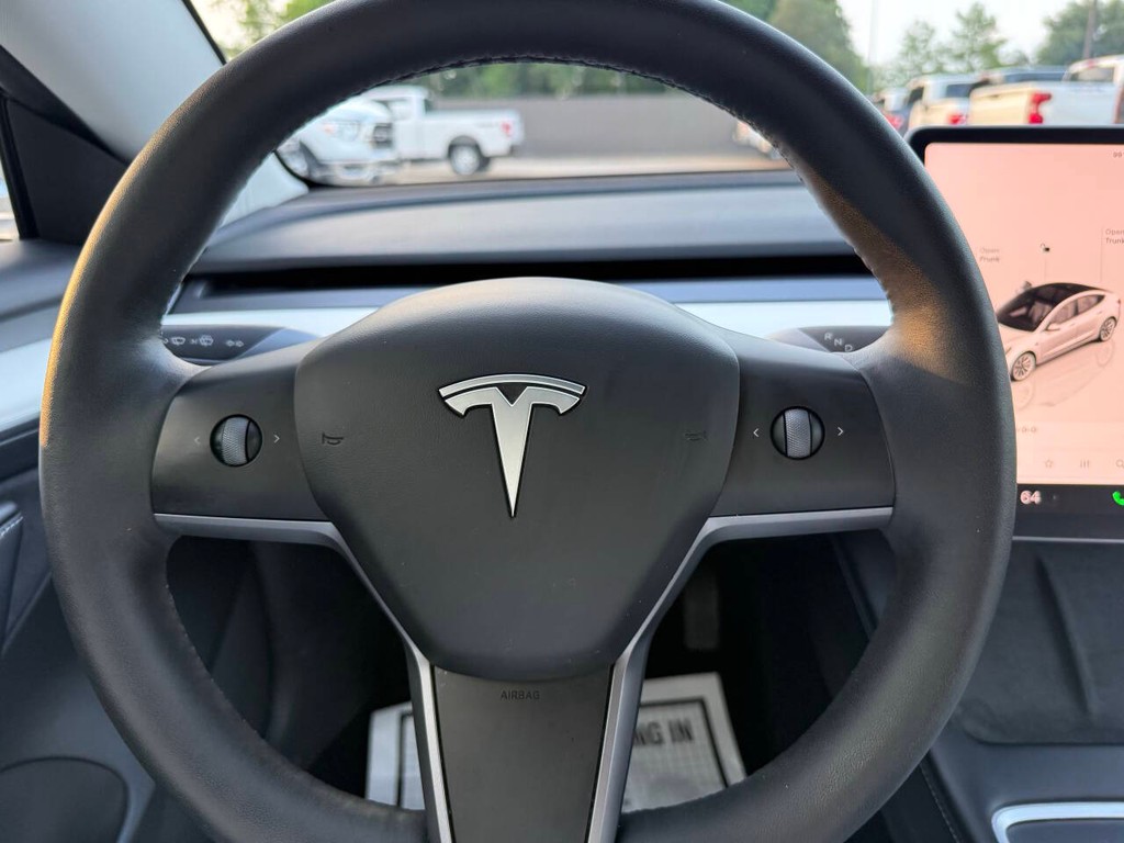 Tesla Model 3 Vehicle Full-screen Gallery Image 23