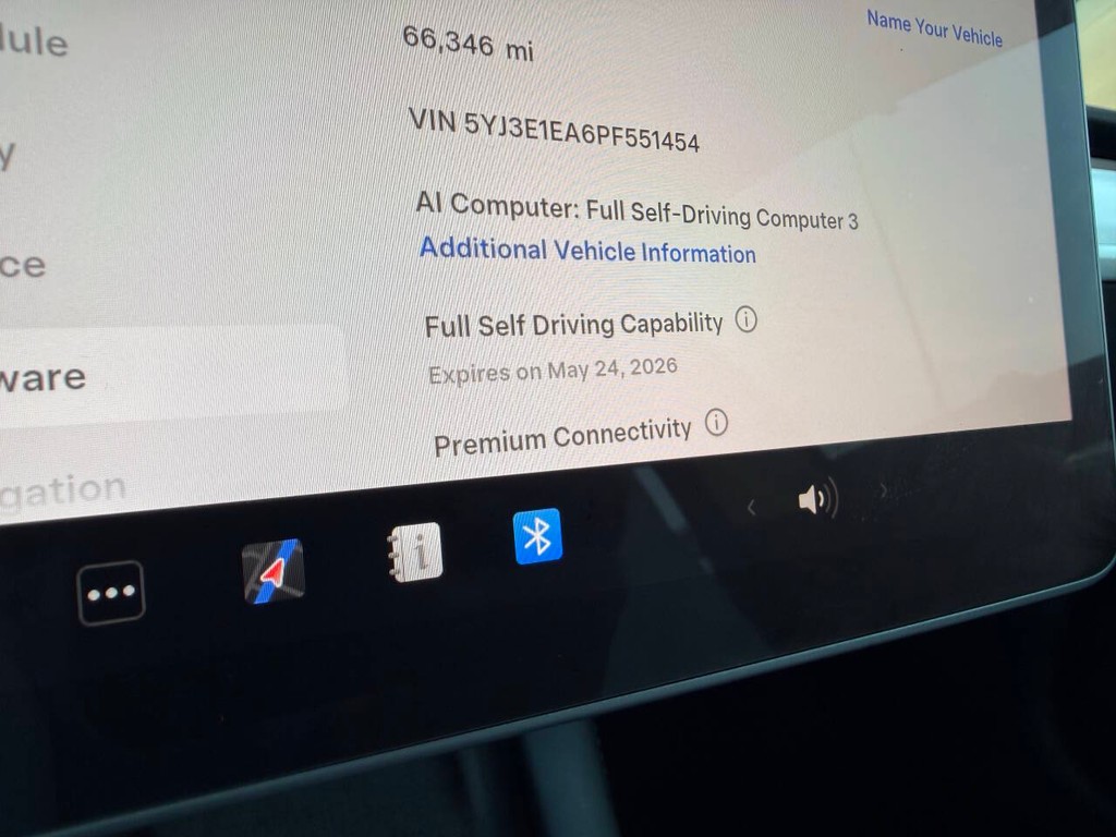 Tesla Model 3 Vehicle Full-screen Gallery Image 30
