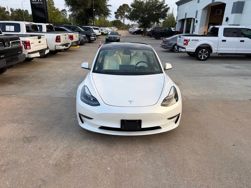 Tesla Model 3 Vehicle Full-screen Gallery Image 43
