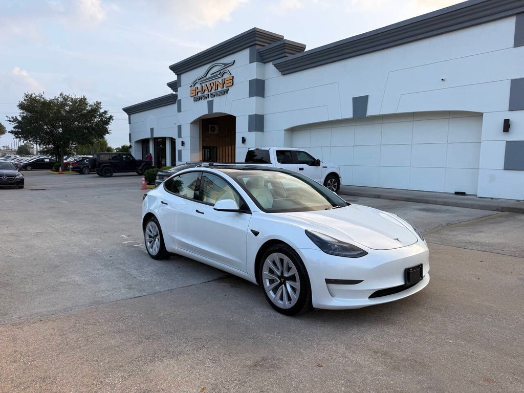 Tesla Model 3 Vehicle Full-screen Gallery Image 45