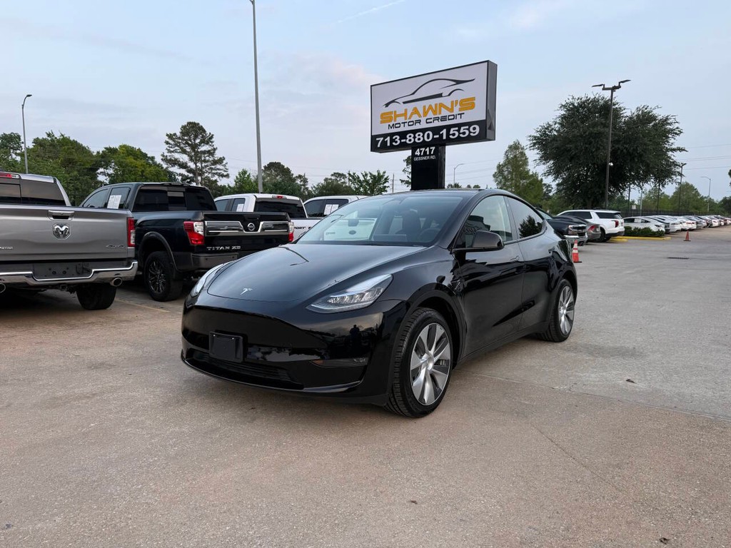 Tesla Model Y Vehicle Full-screen Gallery Image 46