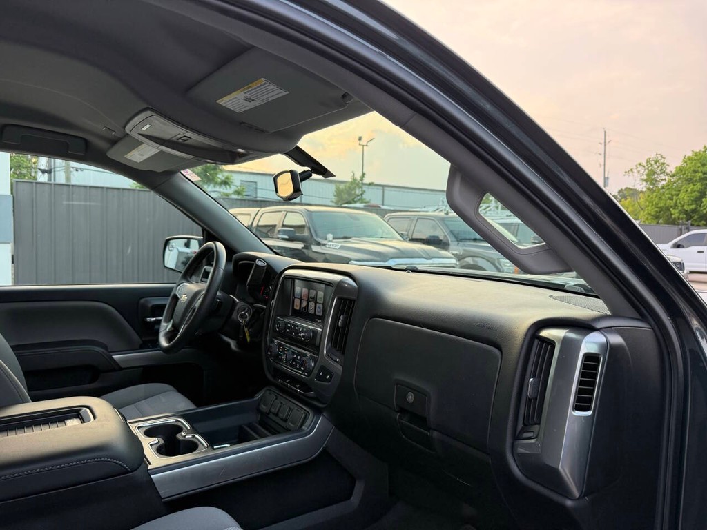 Chevrolet Silverado 1500 Vehicle Full-screen Gallery Image 09