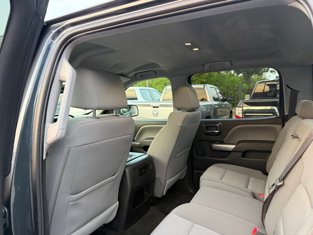 Chevrolet Silverado 1500 Vehicle Full-screen Gallery Image 12