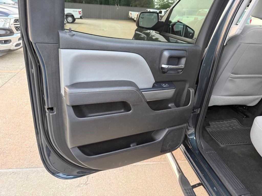 Chevrolet Silverado 1500 Vehicle Full-screen Gallery Image 14