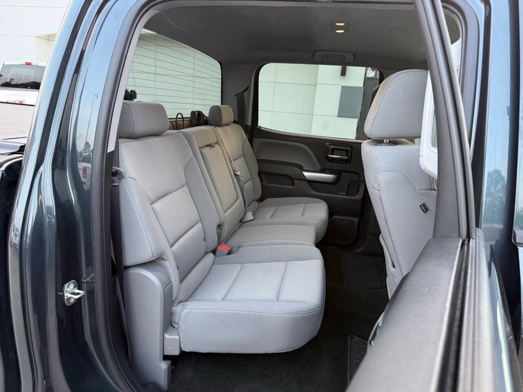 Chevrolet Silverado 1500 Vehicle Full-screen Gallery Image 15