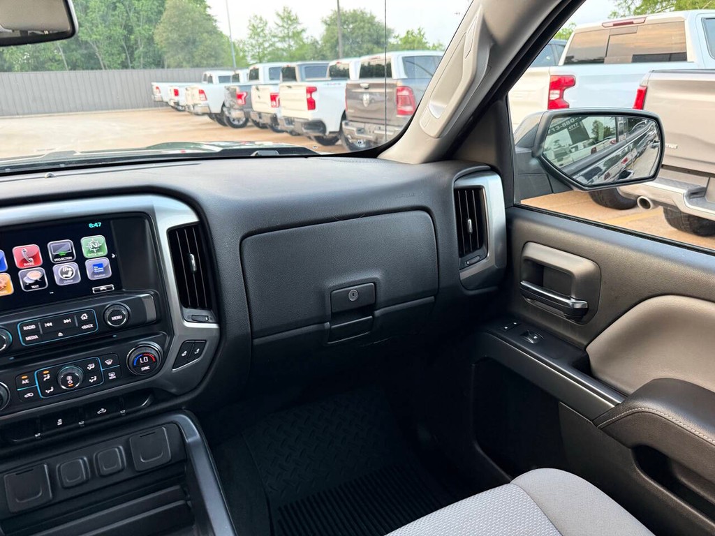 Chevrolet Silverado 1500 Vehicle Full-screen Gallery Image 20