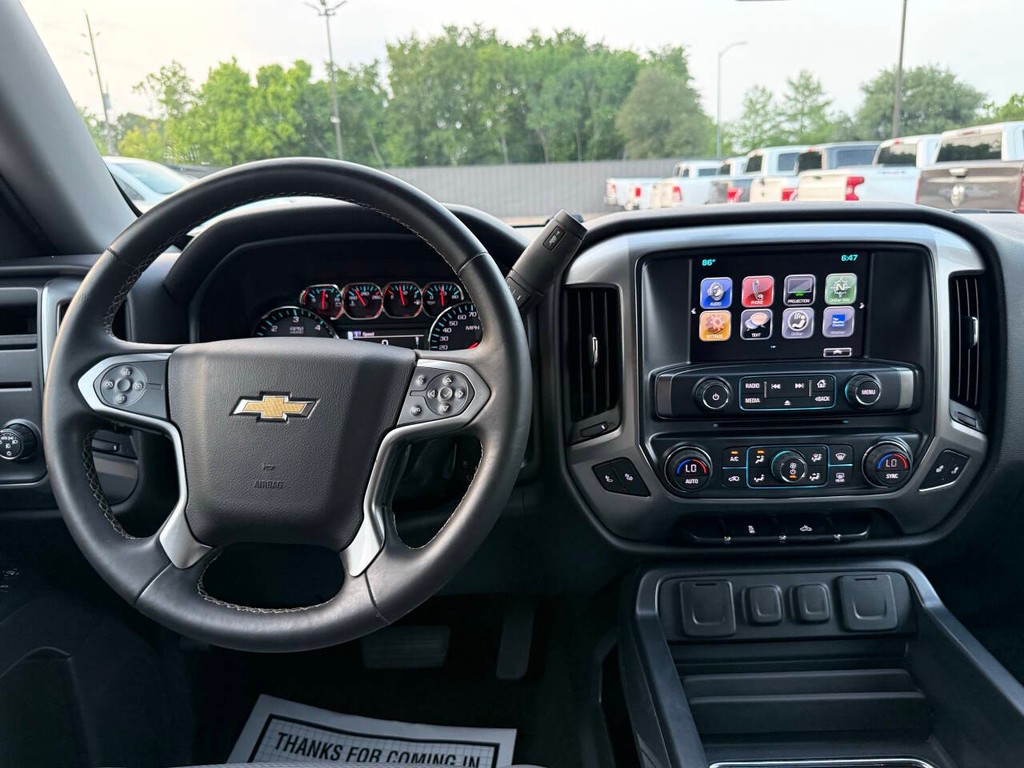 Chevrolet Silverado 1500 Vehicle Full-screen Gallery Image 21