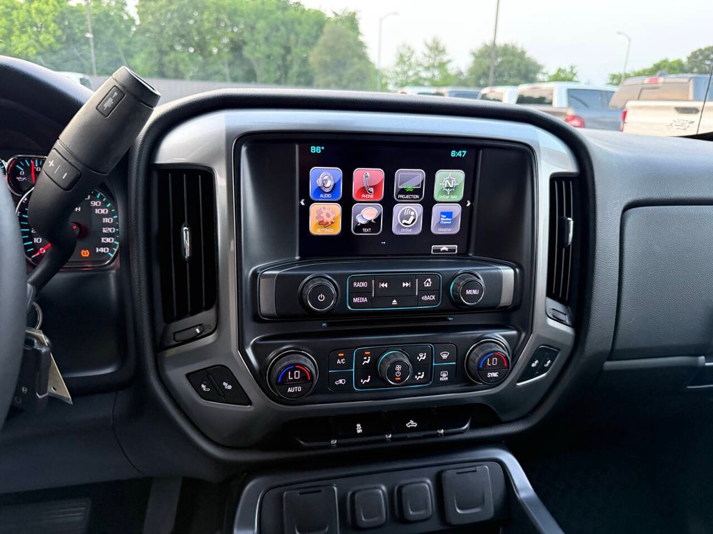 Chevrolet Silverado 1500 Vehicle Full-screen Gallery Image 24