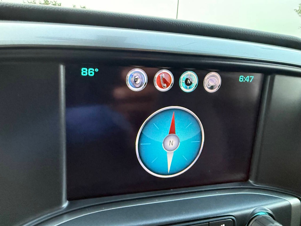 Chevrolet Silverado 1500 Vehicle Full-screen Gallery Image 25