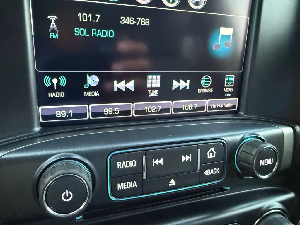 Chevrolet Silverado 1500 Vehicle Full-screen Gallery Image 28