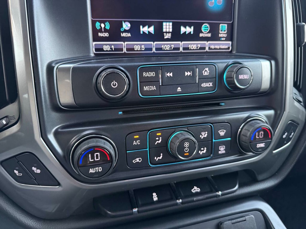 Chevrolet Silverado 1500 Vehicle Full-screen Gallery Image 29