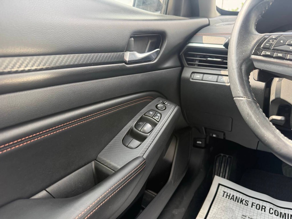 Nissan Altima Vehicle Full-screen Gallery Image 28