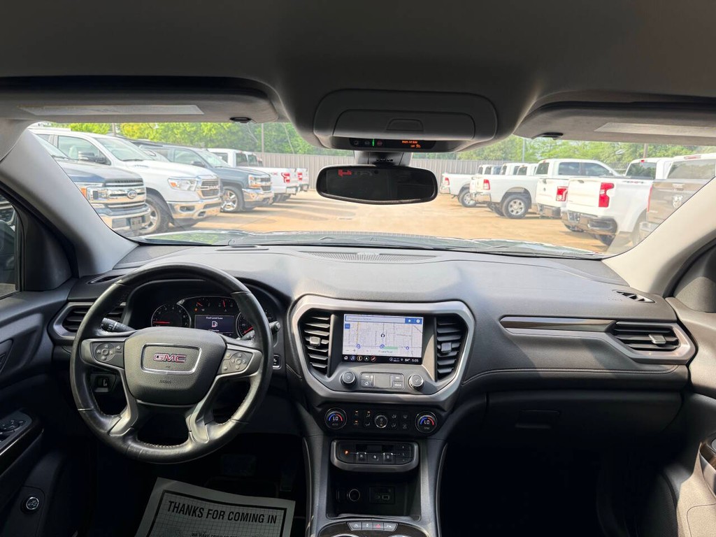 GMC Acadia Vehicle Full-screen Gallery Image 19