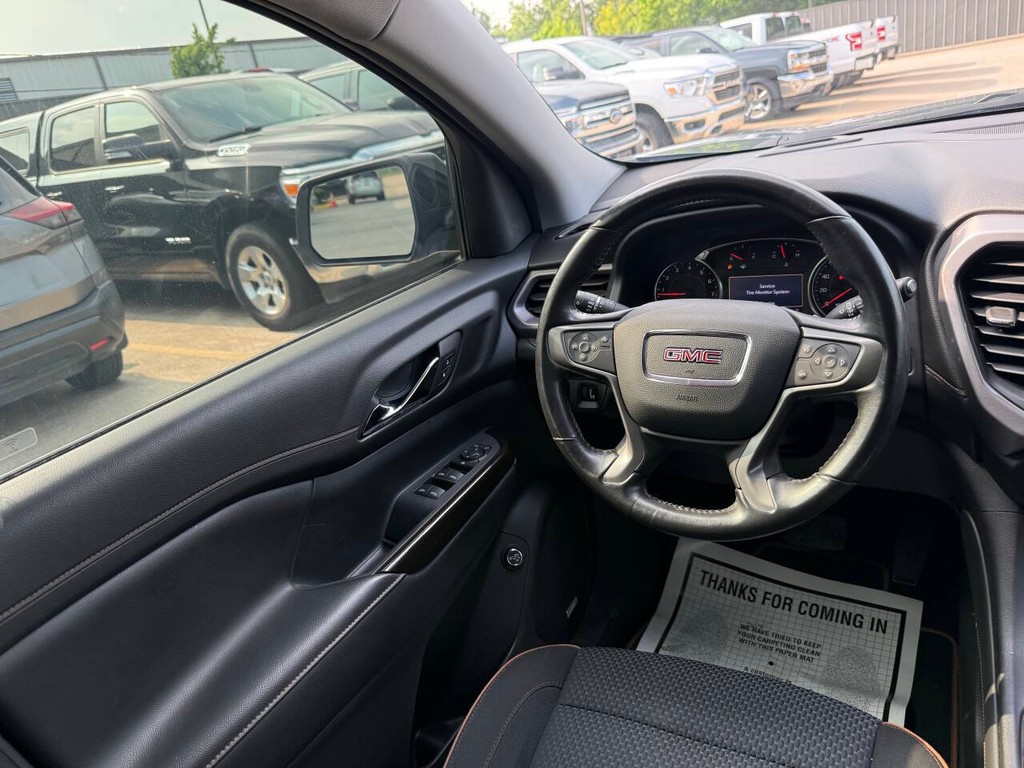 GMC Acadia Vehicle Full-screen Gallery Image 21