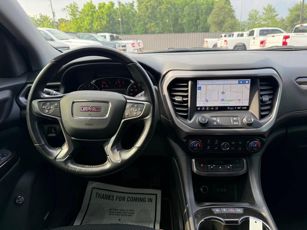 GMC Acadia Vehicle Full-screen Gallery Image 23