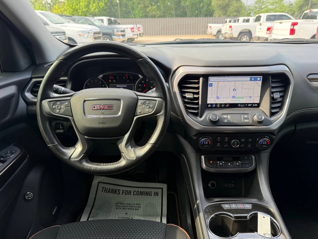 GMC Acadia Vehicle Full-screen Gallery Image 24