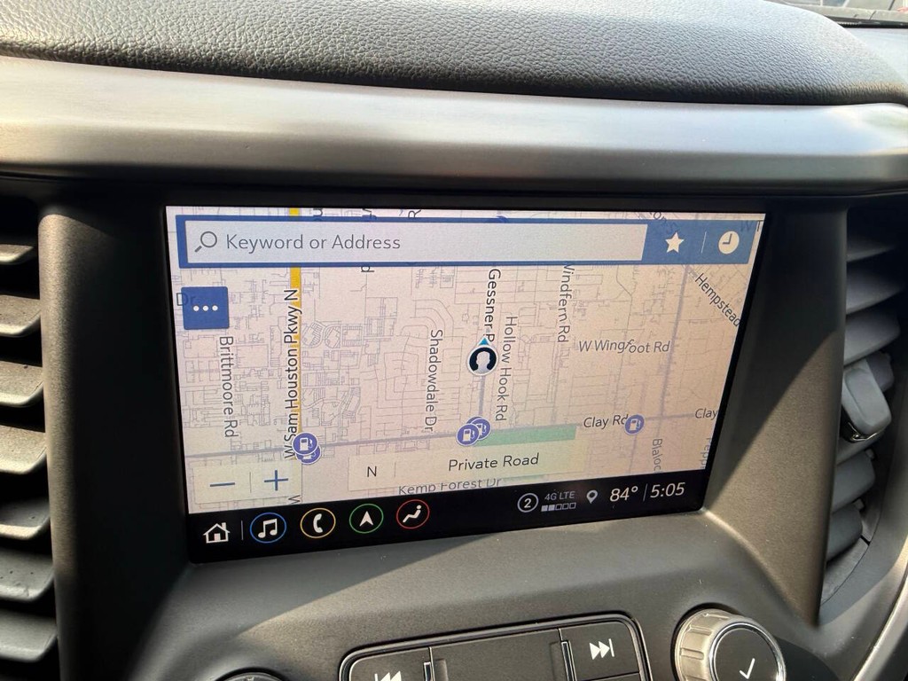 GMC Acadia Vehicle Full-screen Gallery Image 28