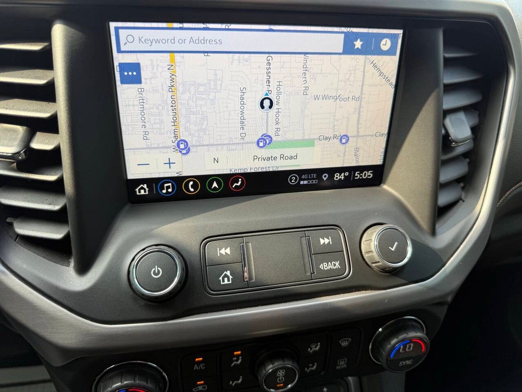GMC Acadia Vehicle Full-screen Gallery Image 29