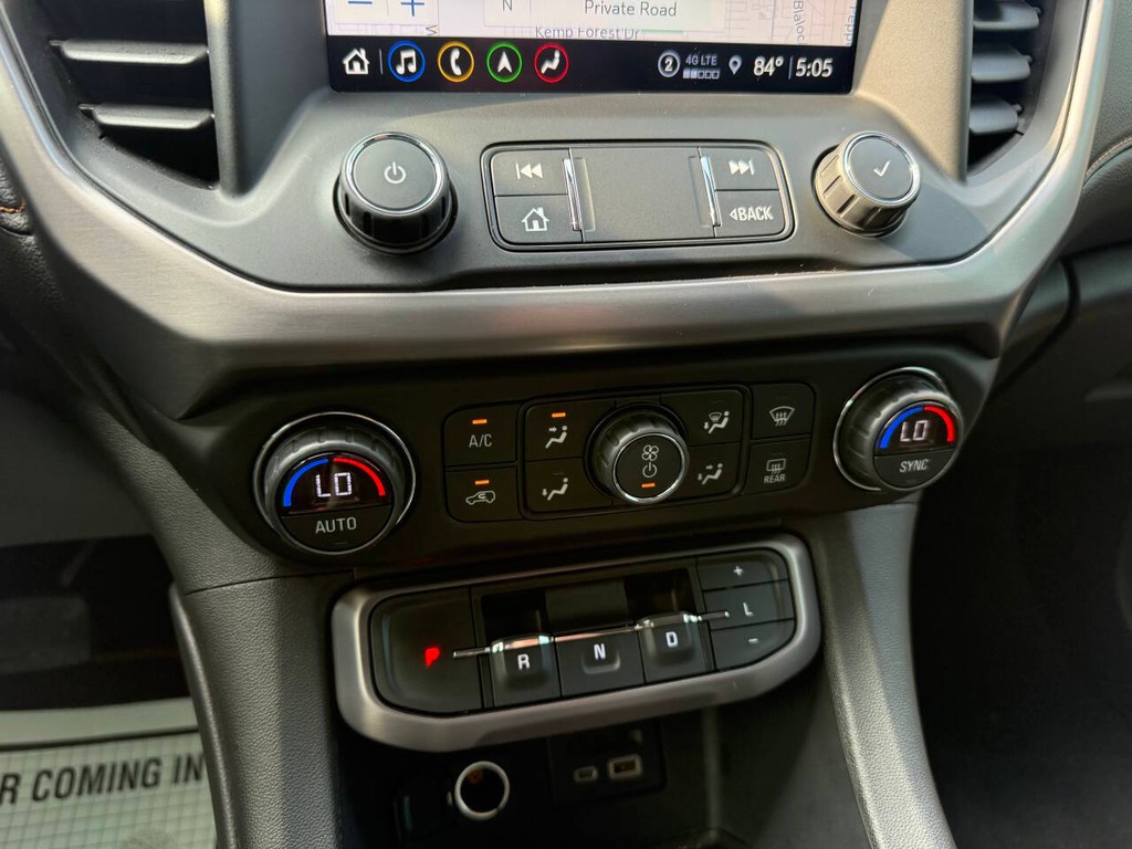GMC Acadia Vehicle Full-screen Gallery Image 31