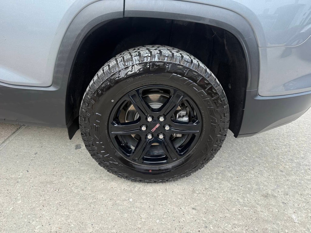 GMC Acadia Vehicle Full-screen Gallery Image 39