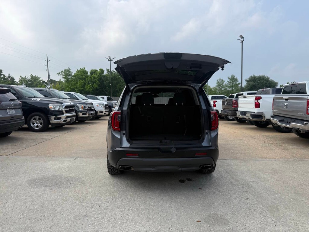GMC Acadia Vehicle Full-screen Gallery Image 40