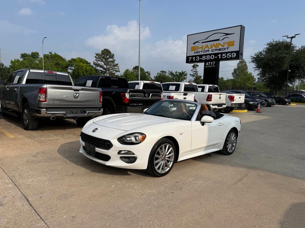 FIAT 124 Spider Vehicle Full-screen Gallery Image 06