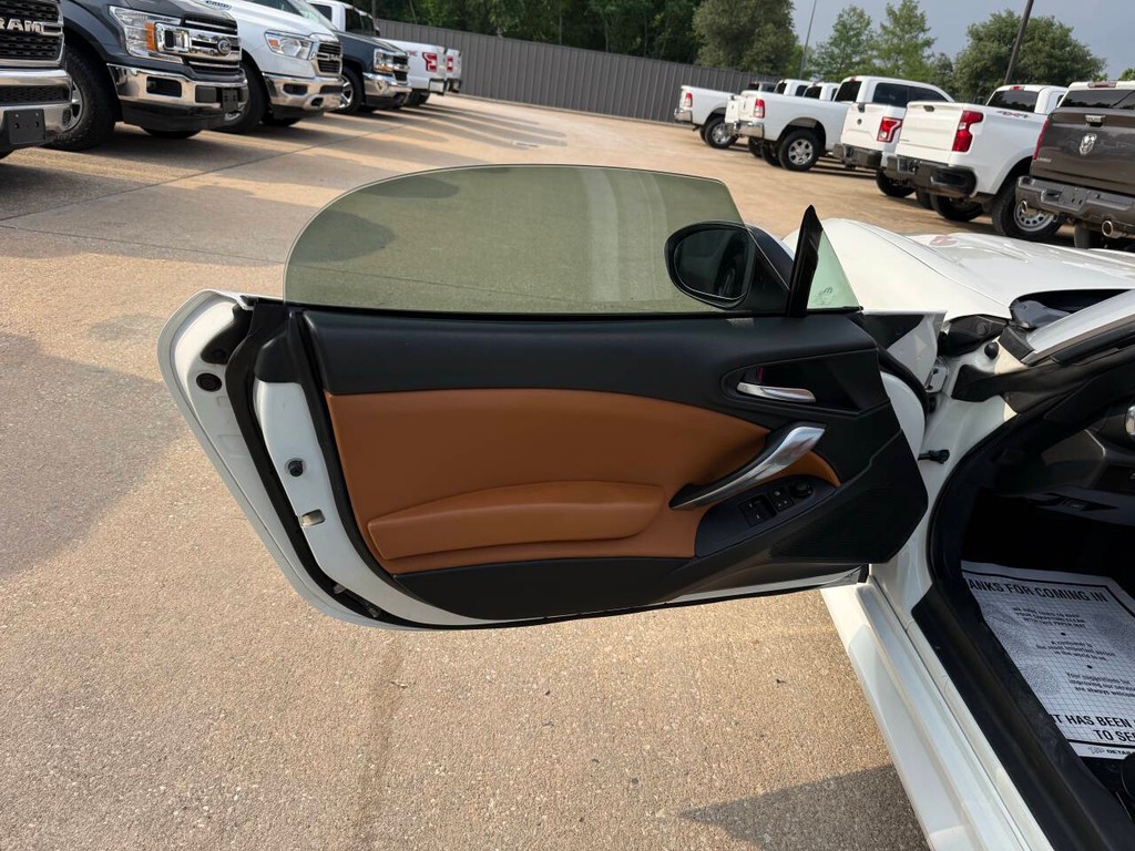FIAT 124 Spider Vehicle Full-screen Gallery Image 12
