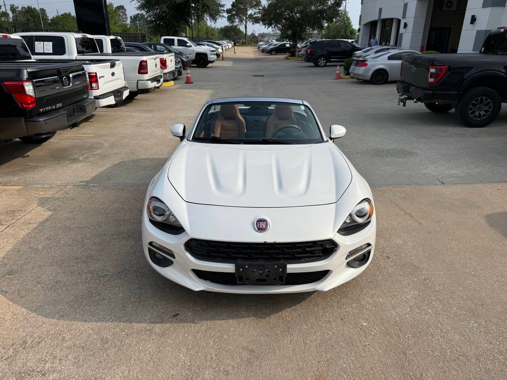 FIAT 124 Spider Vehicle Full-screen Gallery Image 38
