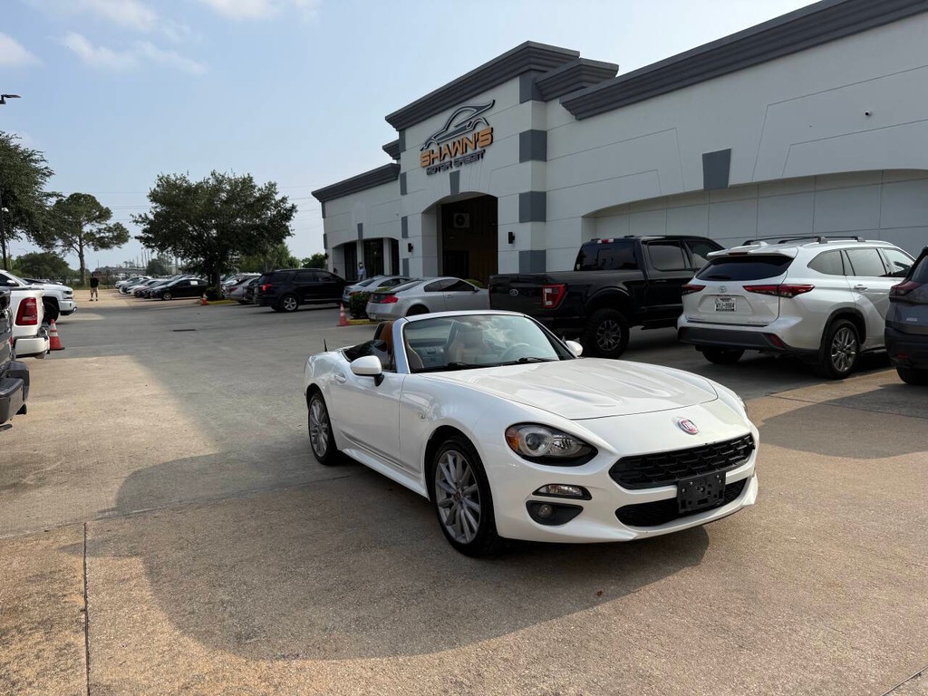 FIAT 124 Spider Vehicle Full-screen Gallery Image 40