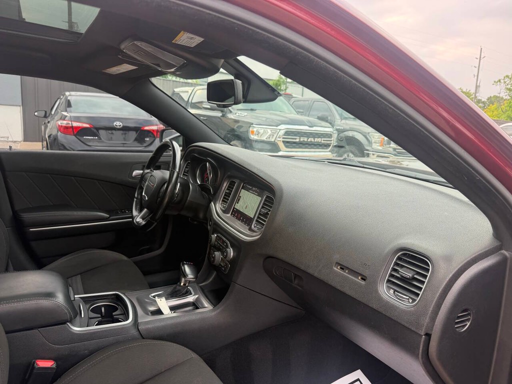 Dodge Charger Vehicle Full-screen Gallery Image 09