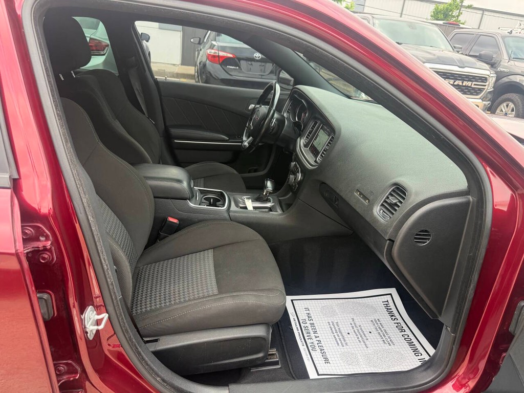 Dodge Charger Vehicle Full-screen Gallery Image 10