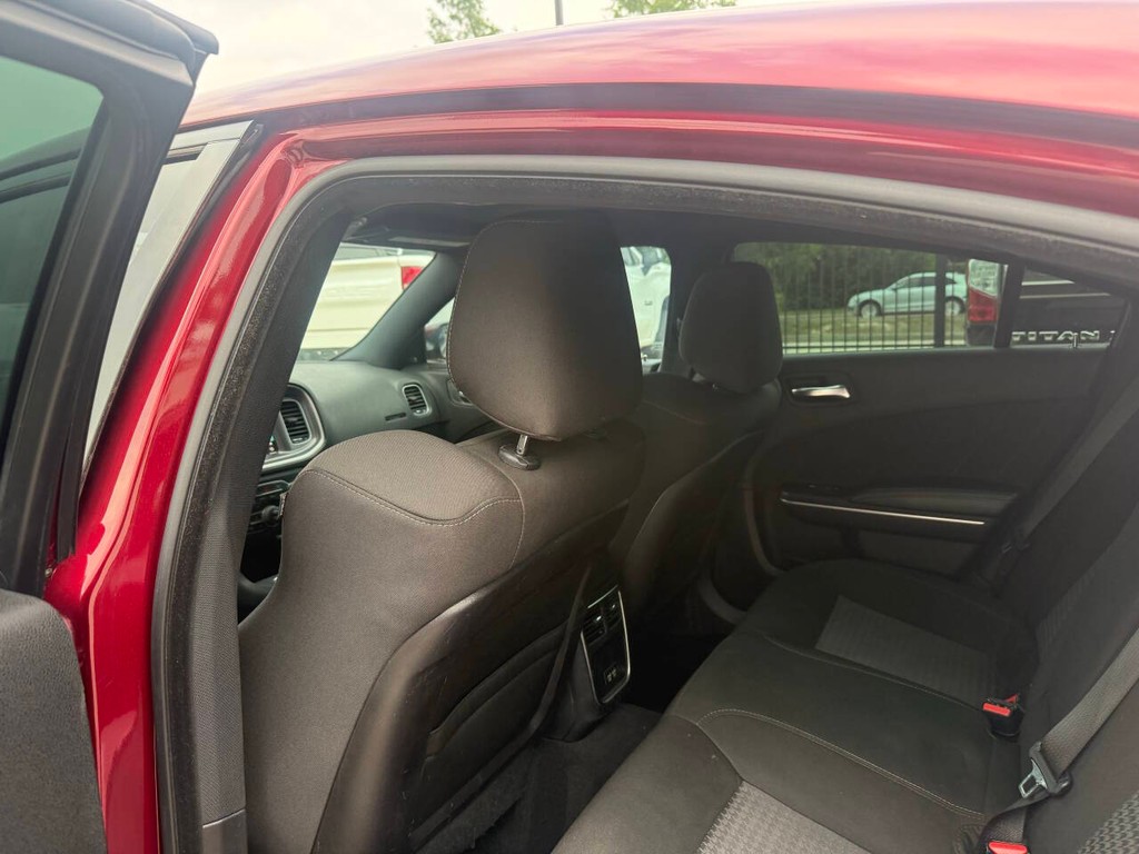 Dodge Charger Vehicle Full-screen Gallery Image 12