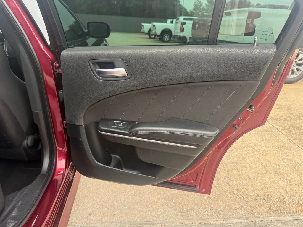 Dodge Charger Vehicle Full-screen Gallery Image 16