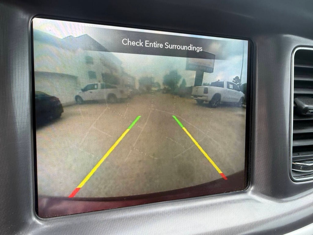 Dodge Charger Vehicle Full-screen Gallery Image 26